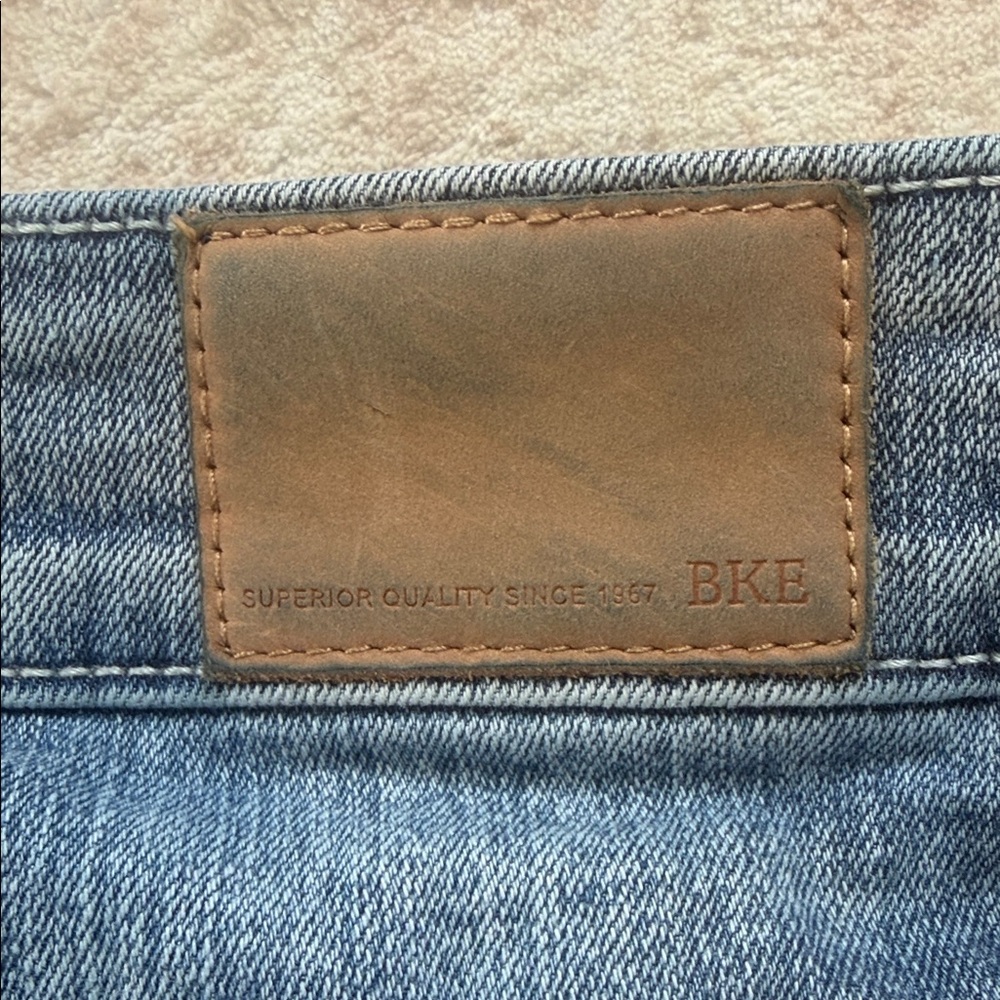 BKE Buckle Distressed Victoria Blue Jean Shorts 29 - Picture 3 of 4